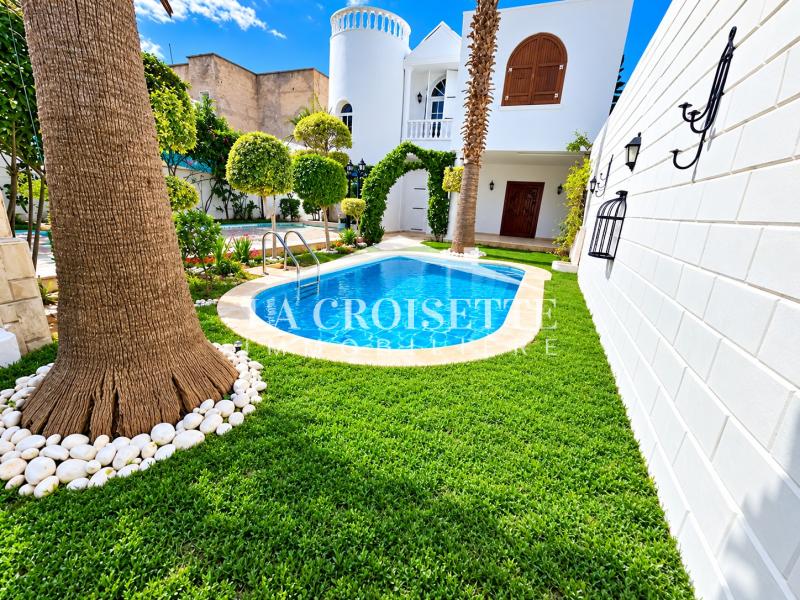 Villa S+4 avec piscine à La Soukra